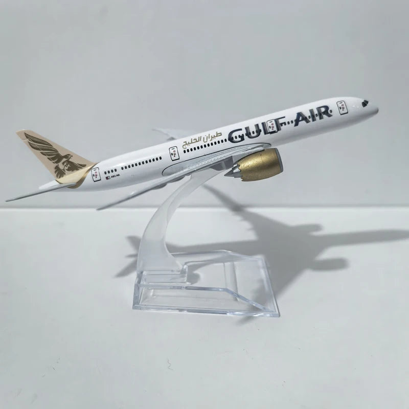 JASON TUTU 16cm Gulf Air Boeing 787 Plane Airplane Model Aircraft Model Diecast Metal 1/400 Scale Planes Gift Collection