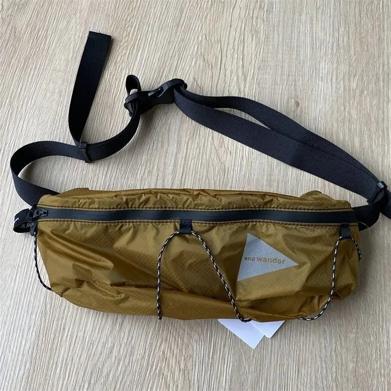 And wander invista nylon, lightweight, wear-resistant, tear-resistant, waterproof, messenger bag