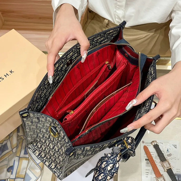 Luxury Brand Designer Diaper Bag Elegant Minimalist Leather Tote For Women Large Capacity Stylish Crossbody Shoulder Bag