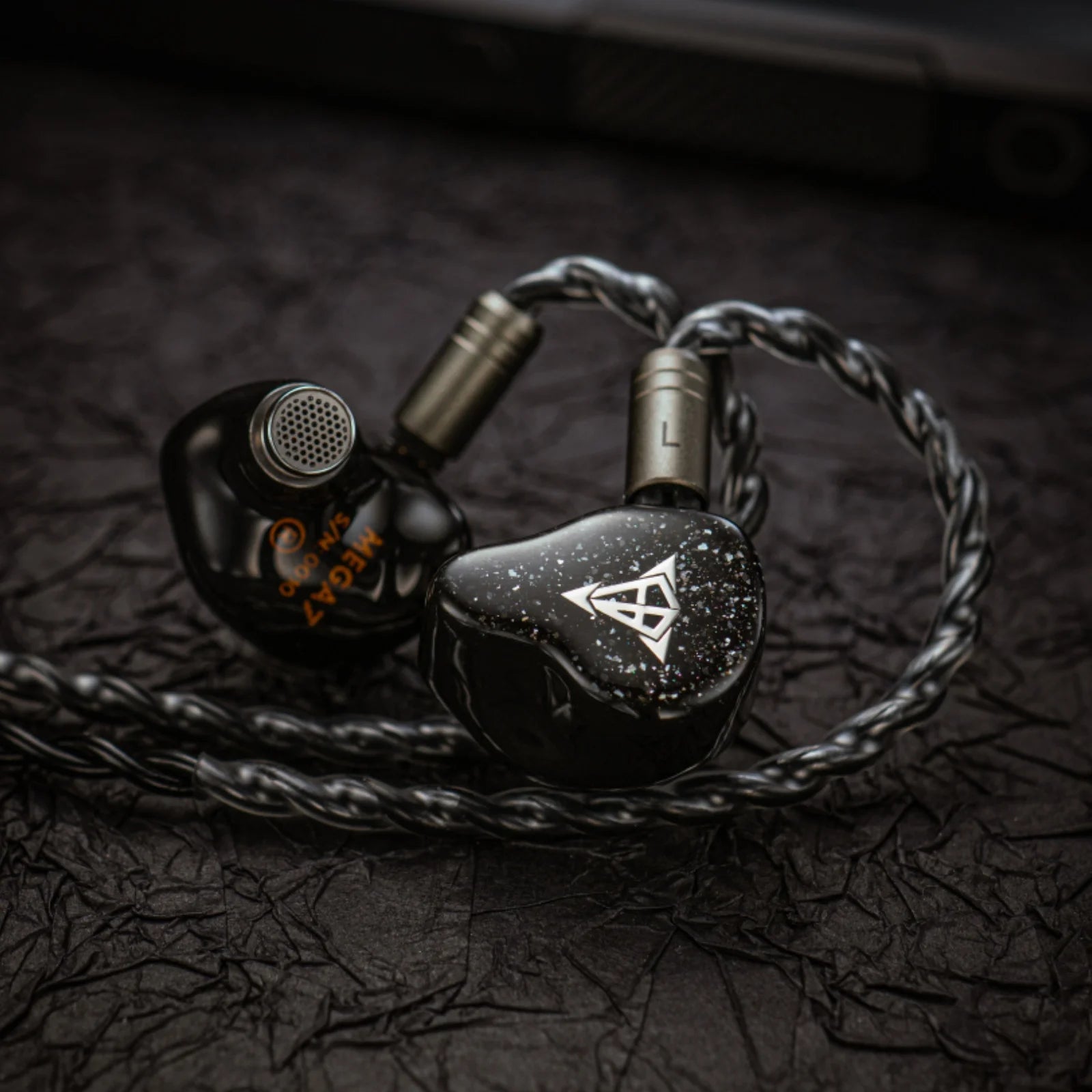 Hisenior-Mega7 4BAs(Sonion)+2BAs(Knowles) +1DD 7-Drivers Hybrid HiFi IEM 4.4mm 0.78 2pin