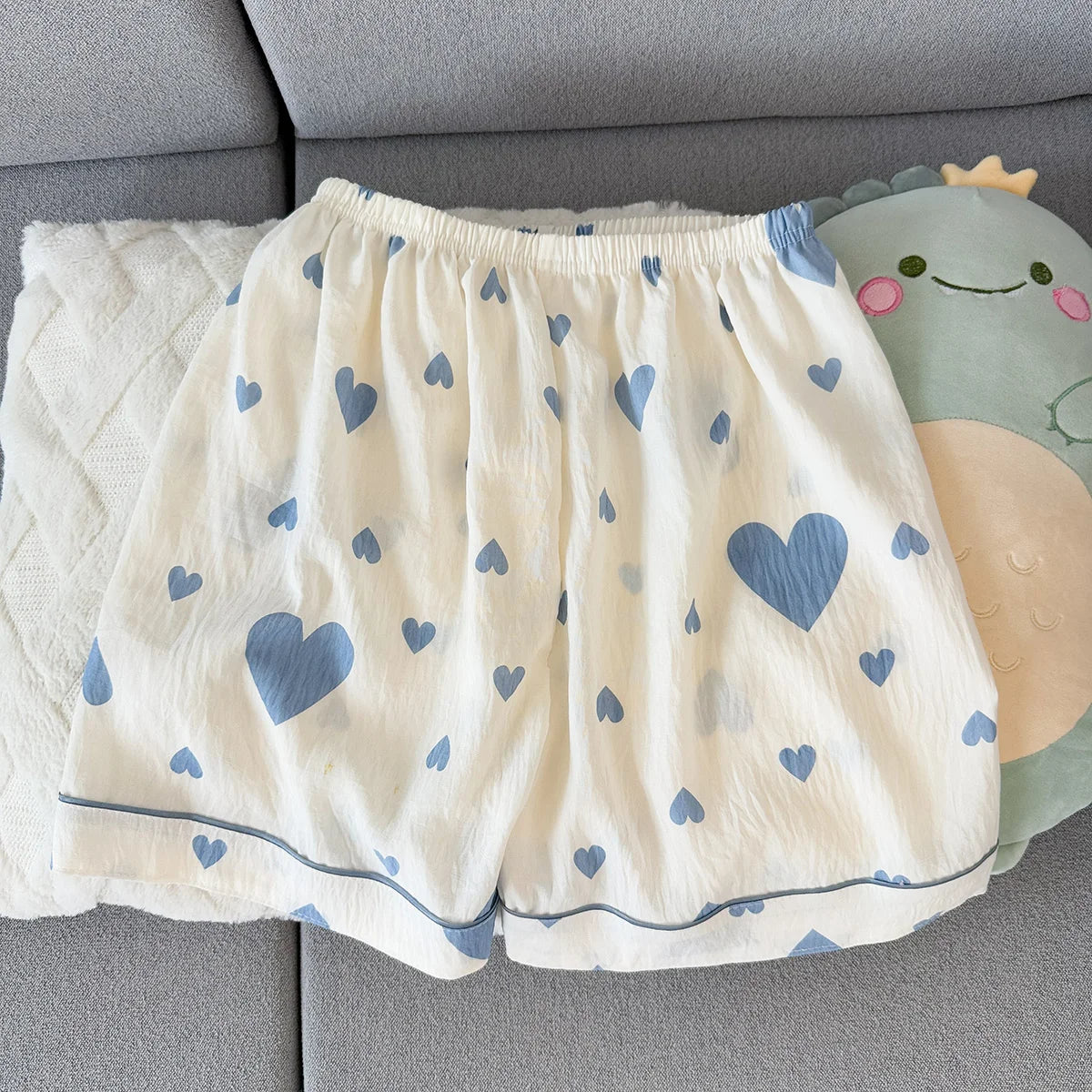 Women's Summer Thin Pajamas with Heart-Shaped Pattern, Short-Sleeved Shorts, Sweet and Cute, Can Be Worn Outside in Summer, Two-Piece Home Wear Set
