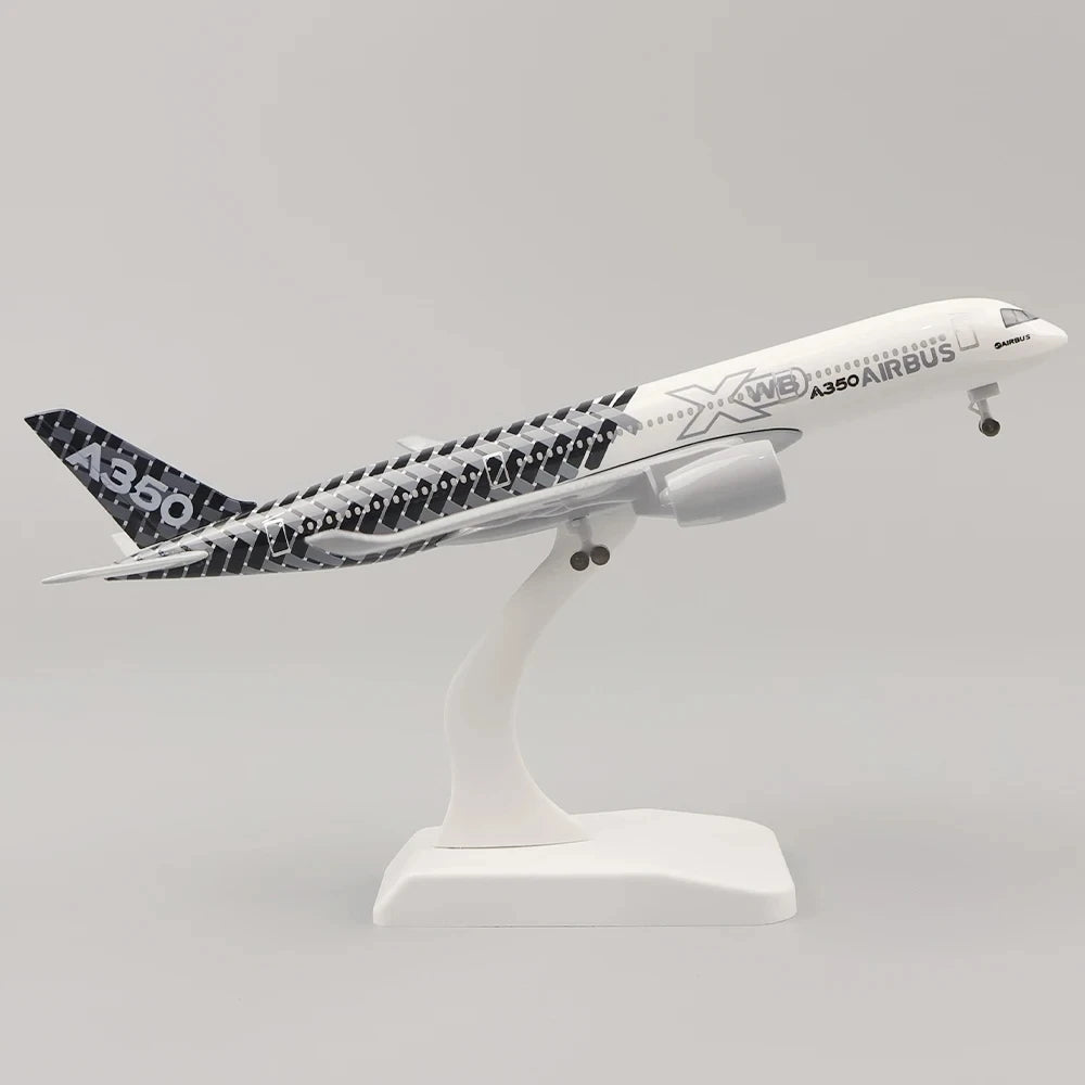 20cm A330 Beluga Xl Model Airplanes A380 A350 Md11 Toy Planes Replica Alloy Material W Wheels Landing Gears Children Toys Gift
