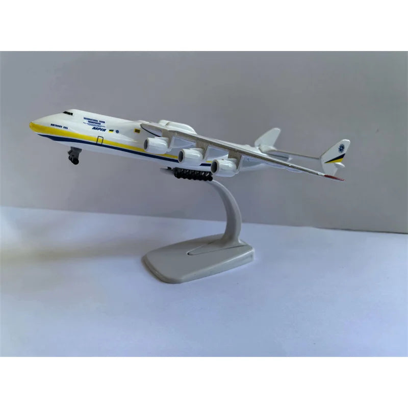 2026 New 1/400 Scale 20CM Diecast Metal Alloy Ukraine Antonov An-225 "Mriya" Airplane Model Replica Model Toy Collection Display