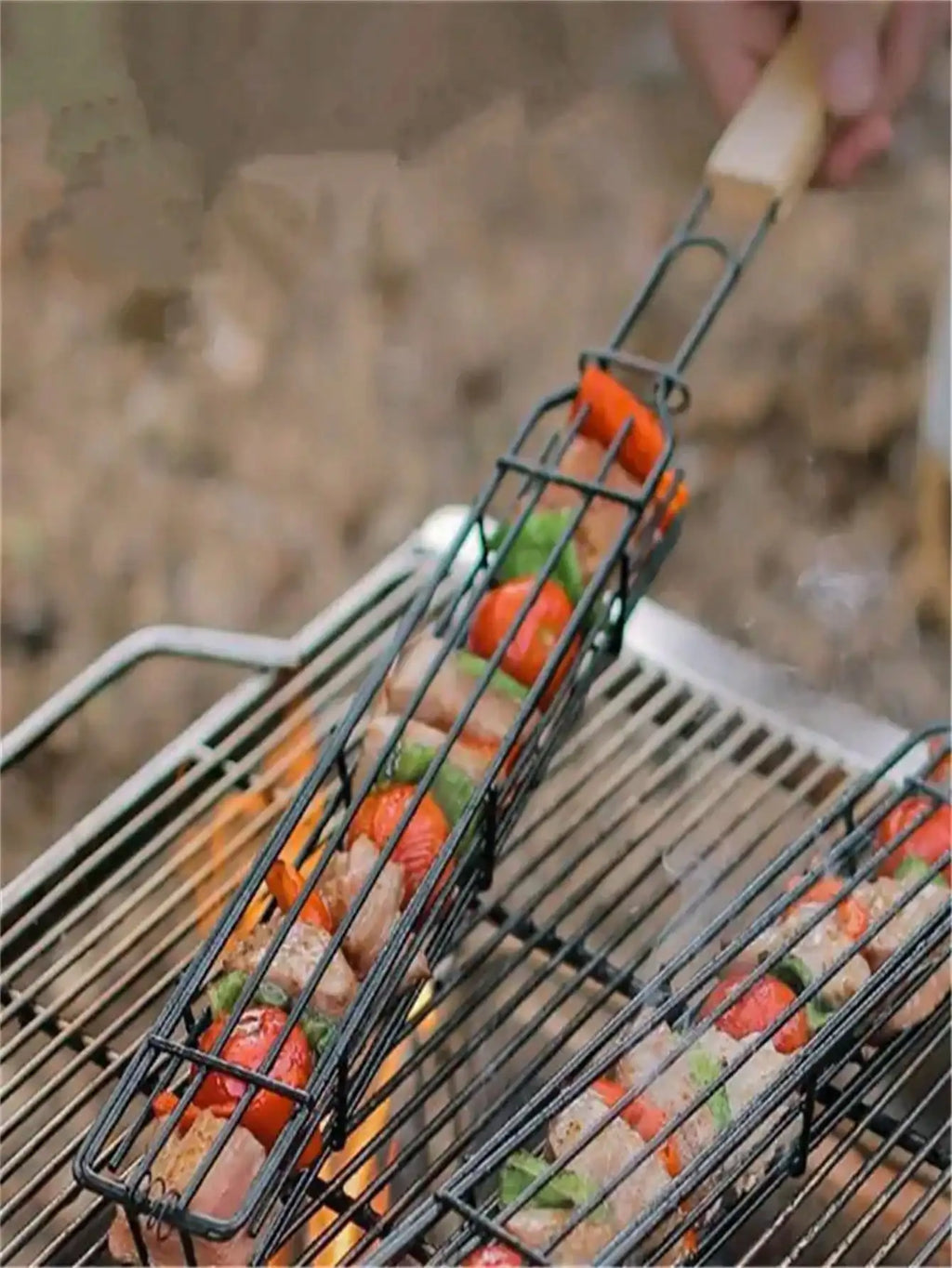 1Pc Non-Stick Barbecue Basket with Wooden Handle - Portable Metal Charcoal Barbecue Tool, Suitable for Vegetables and Meat, Perfect for Outdoor Camping, Picnics, and Hiking, Outdoor Barbecue Accessories