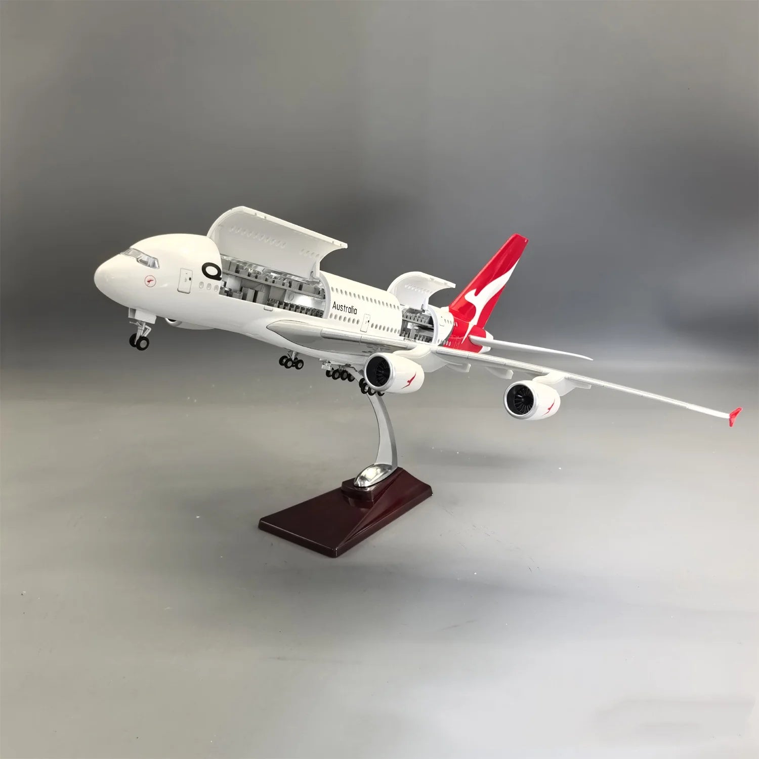 47CM Scale Qantas A380 Aircraft Model Openable Door Resin Diecast Collectible Aircraft With Landing Gear Wheels Light Gift By