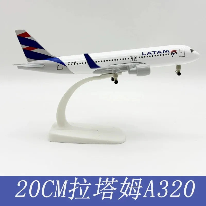 20CM Diecast Metal Alloy Airplane Model Toy For A320 Latam Airways of Chile Aircraft Plane with Landing Gears Toy For Collectio