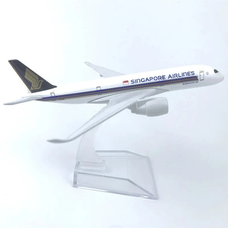 16cm Airline Models Singapore Airlines A380 /A350 /B747 Model Airplane Diecast Metal 1/400 Scale Toy Planes Collected Gift
