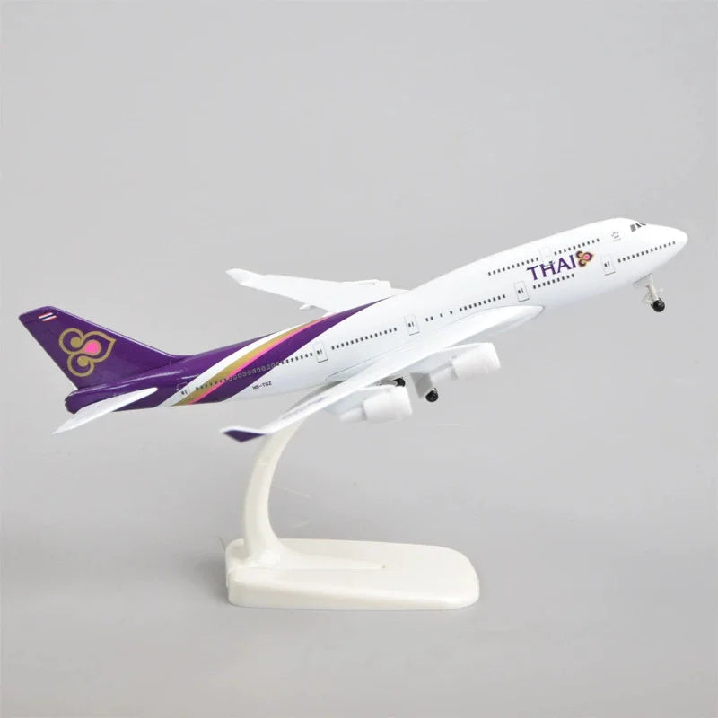 20cm Toy Planes B747 Thai Airways Alloy  Passenger Aircraft Model Metal Scale Aircraft Collected Gift By Aviation Kids Toys for