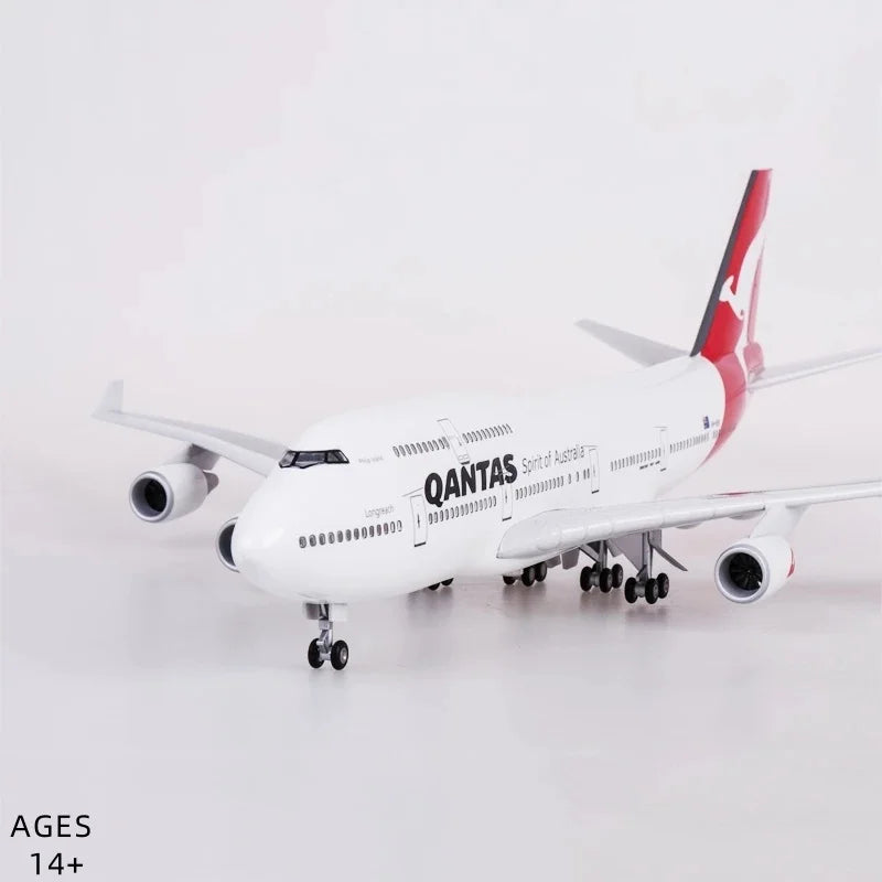 1/150 Scale B747 Airplane Model Australia Qantas Air Lines 47cm Diecast Resin Airplane With Led Lights And Wheels For Decoration