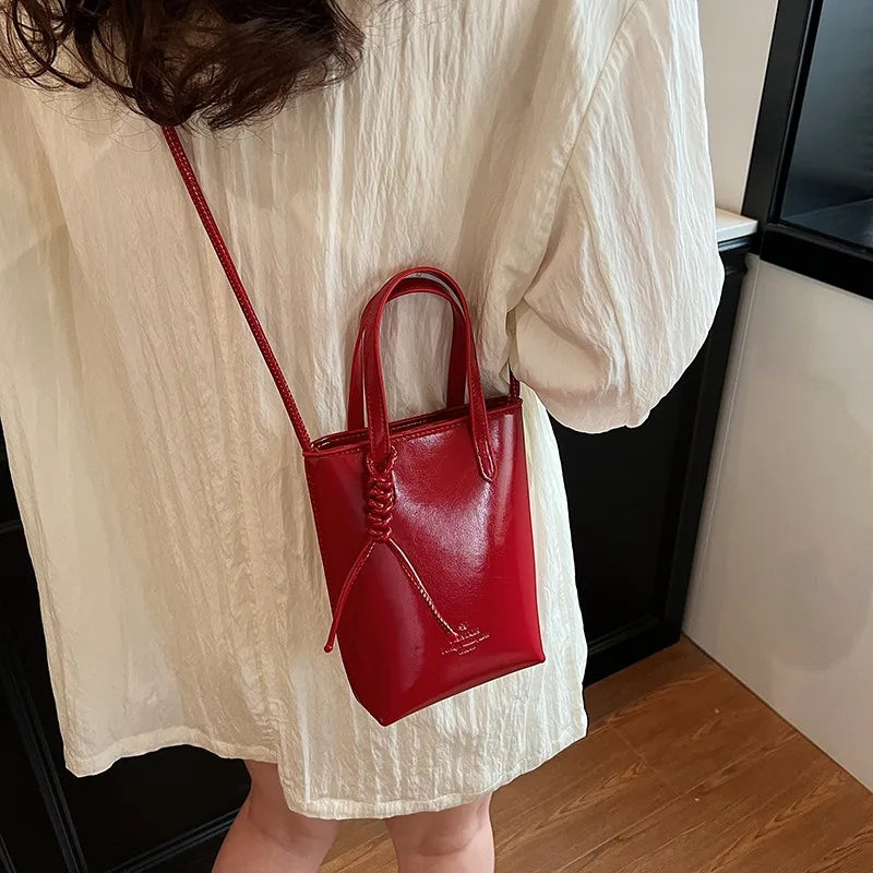 Korean version of niche fashion mobile phone bag women's  spring and summer new simple and versatile small square bag foreign st