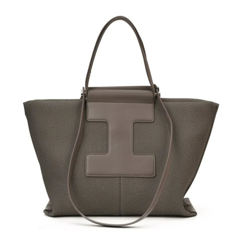 Wardrobe Staple Designer Diaper Bag For Women Luxury Leather Tote Elegant Crossbody Bag Stylish Essential
