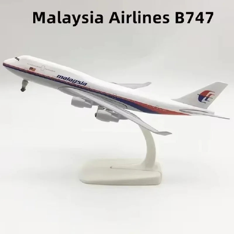 Aircraft Model 1:400 20CM B747 Scale Series Of Diecast Miniature Aviation Kid Xmas Gift Toy Airplanes Decoration