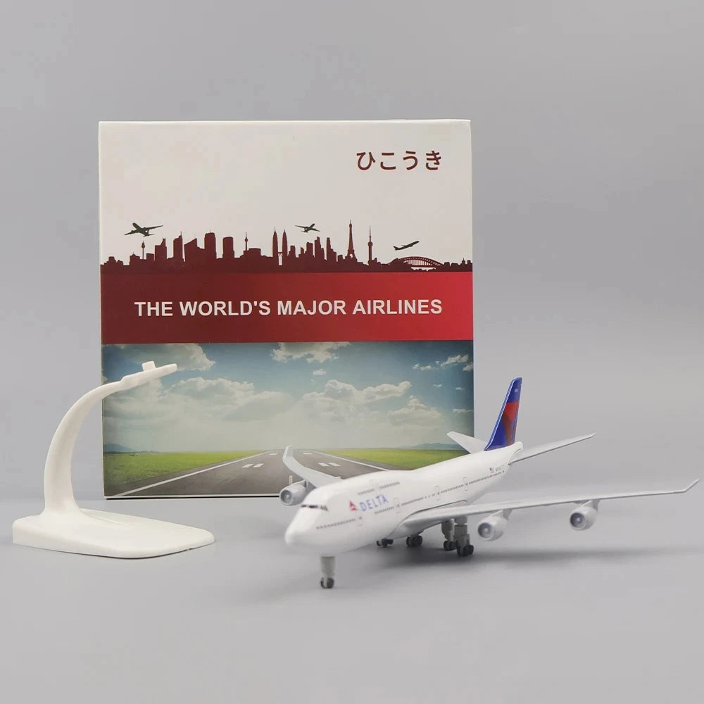 20CM Metal Aircraft Model B747 Delta Air Airlines Metal Replica Alloy Material Aviation Simulation Children's Birthday Gift For