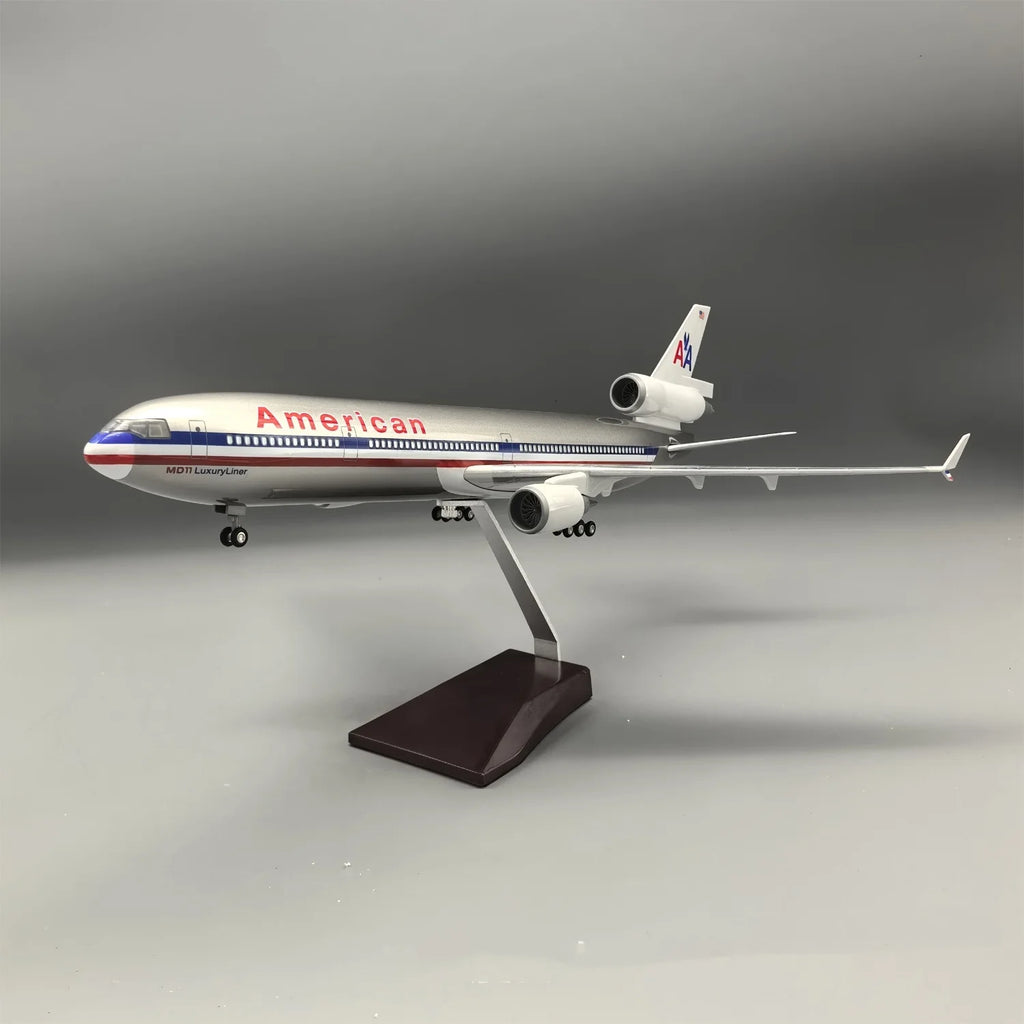 1:130 Scale plane model American MD-11 Toy planes 47cm resin Airplanes Model Kit With Lights And Wooden Base Collected Gift