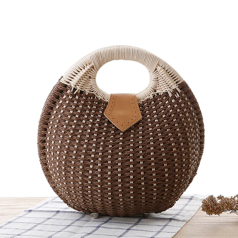 2025 Luxury Hand Woven Holiday Shell Handbags Personality Cute Rattan Bag Casual Small Round Tote Woven Female Fashion Beach Bag