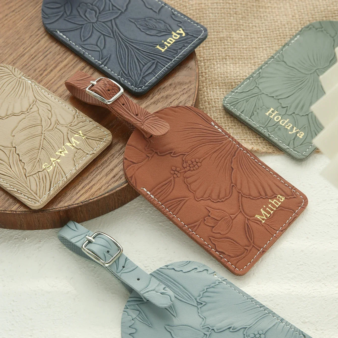 1PC Custom Name Luggage Tag for Suitcases with Carving Flower Patterns Personalized Vegan Leather Tag With Privacy Name Card