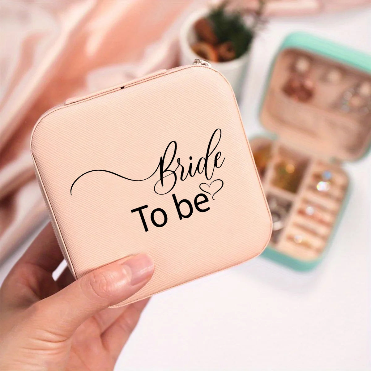 Personalized pink PU leather jewelry box, pearl box, portable women's travel earrings, necklace storage, wedding gift