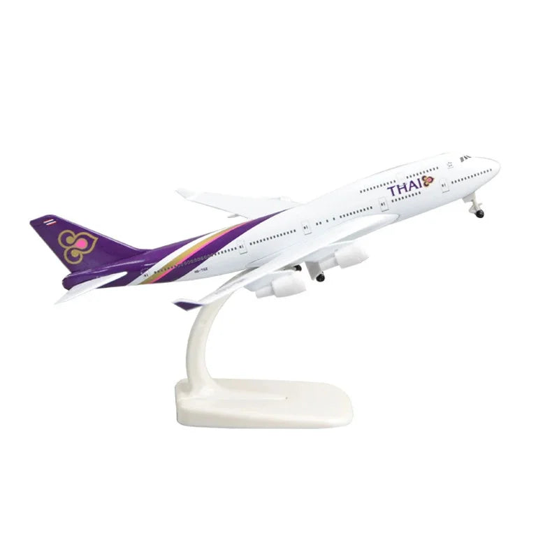 20cm Toy Planes B747 Thai Airways Alloy  Passenger Aircraft Model Metal Scale Aircraft Collected Gift By Aviation Kids Toys for
