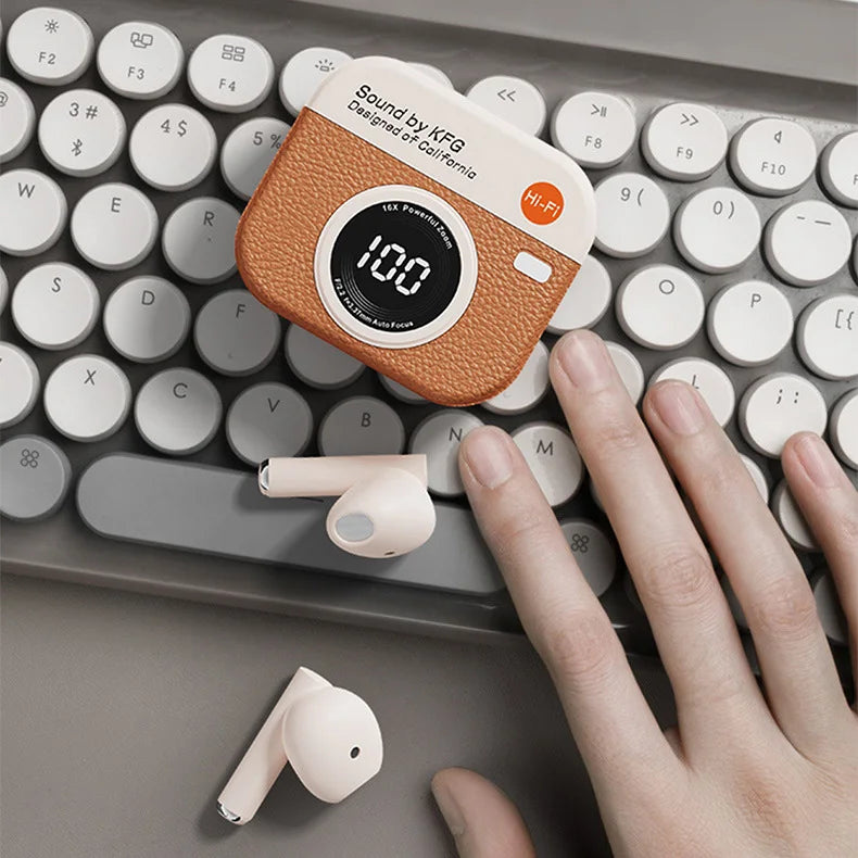 Vintage Camera Shaped Semi-in-ear Audio Earbud Set, Mini Cute Camera Design Charging Storage Case