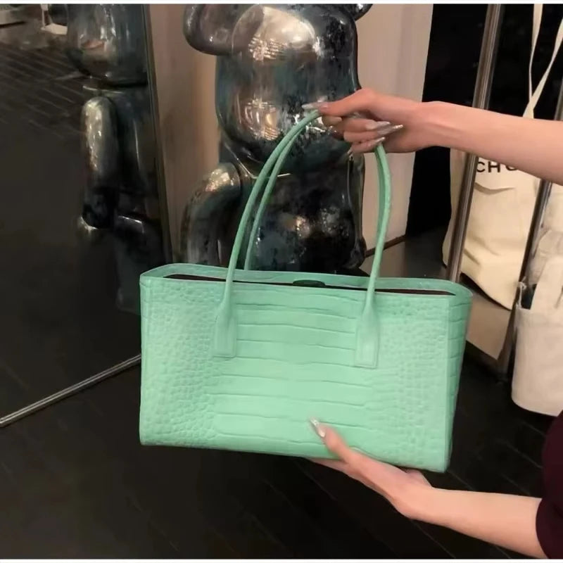 Crocodile-embossed Tote Bag Large Capacity Elegant Green Shoulder Handbags for Woman Elegant Pu Leather Bags Genuine Luxury