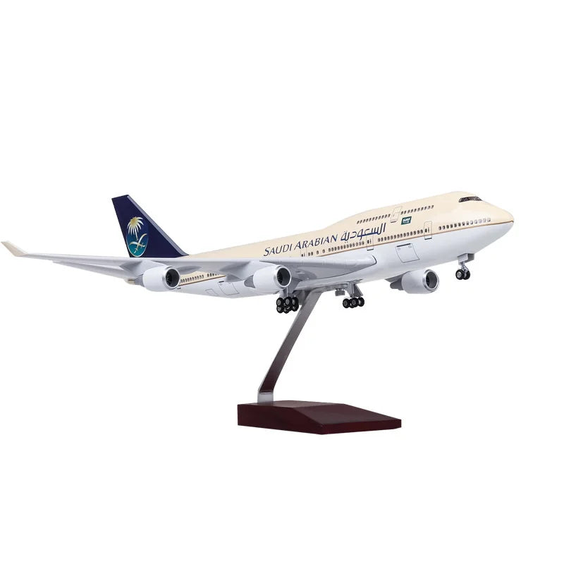 B747 Plane Model Saudi Arabian Airlines 47cm Resin Aircraft Models Toy Planes with Wheels and Lights for Collection Gift