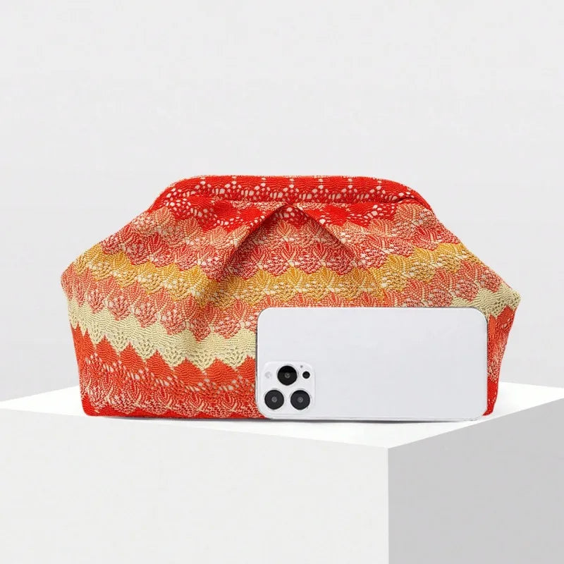 2026 Summer New Design Orange and Red Gradient Zigzag Pattern Knitted Clutch Bag Ethnic Style Bohemian Pleated Cloud Clasp Bag