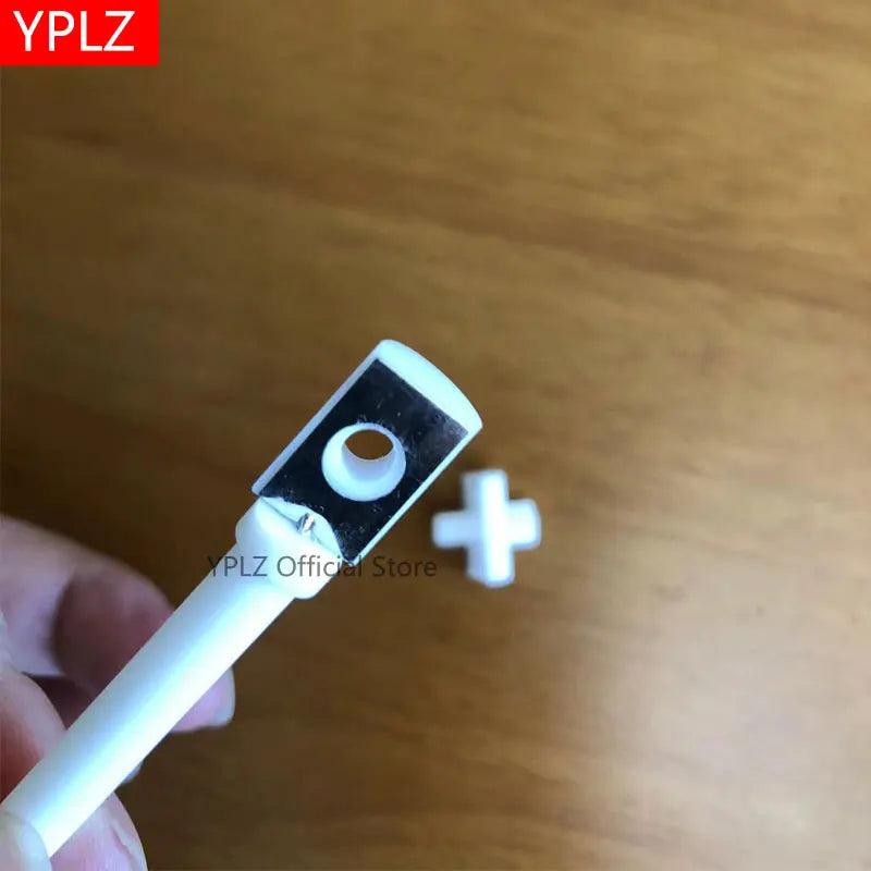 Corrosion resistant and acid alkali resistant platinum electrode clip, with built-in platinum plate Platinum electrode clamp