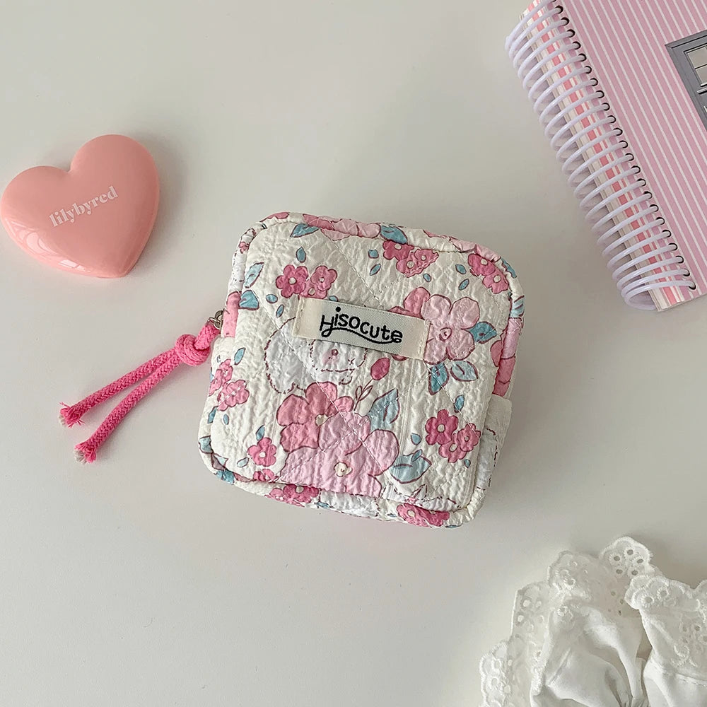 Hot Selling Fashion Flower Quilted Mini Square Storage Bag Makeup Bag Cute Girl Headphone Bag Zero Wallet Women Accessories Bag