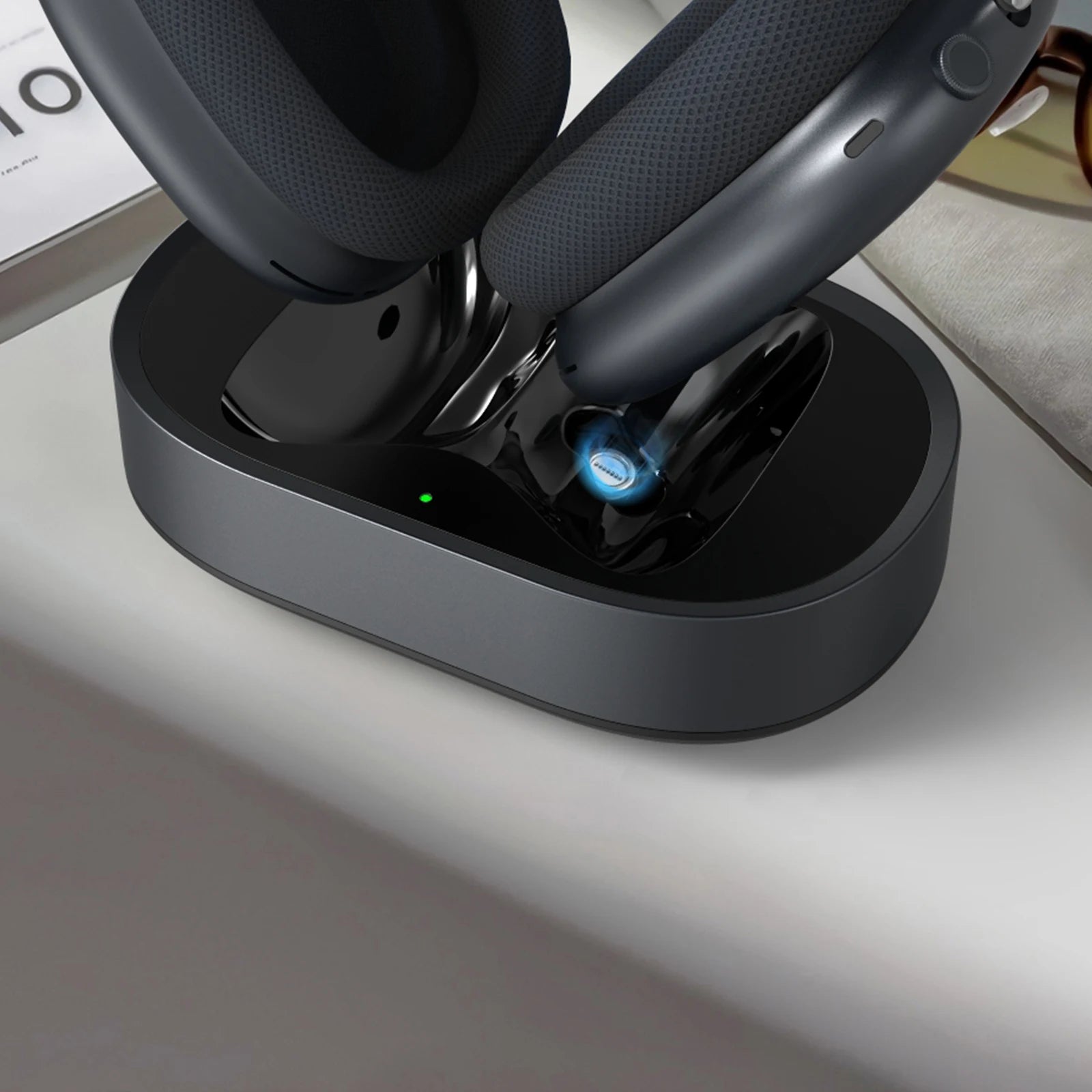 Headphone Charging Station for AirPods Max Headphones Accessories Charging Base USB-C Magnetic Headset Charger Dock w/ Dual Port