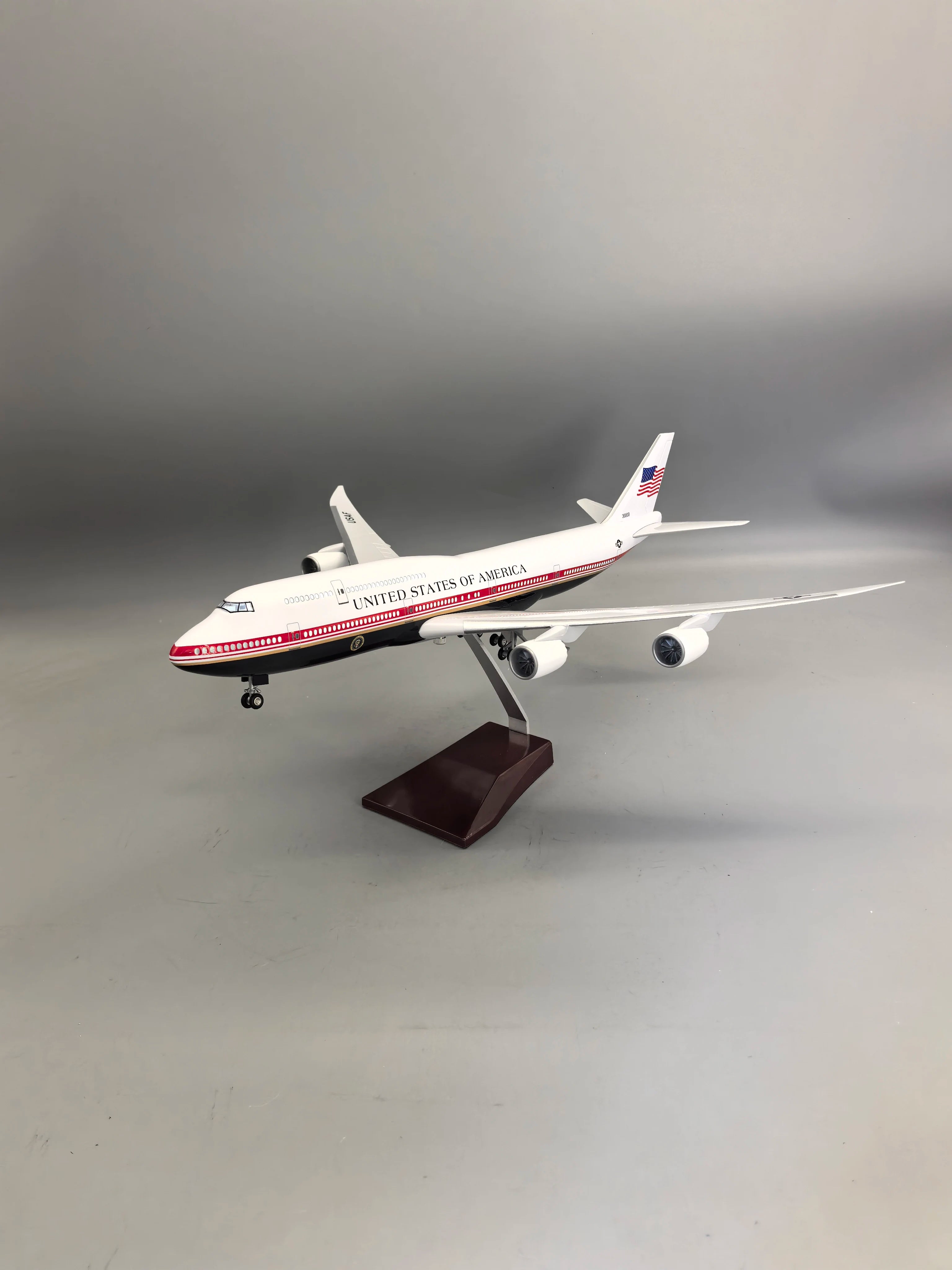 47CM Scale Model Planes 747 Airplane Model B747-8 US Air Forc Miniatures For Collections And Displays Resin Decoration Gift