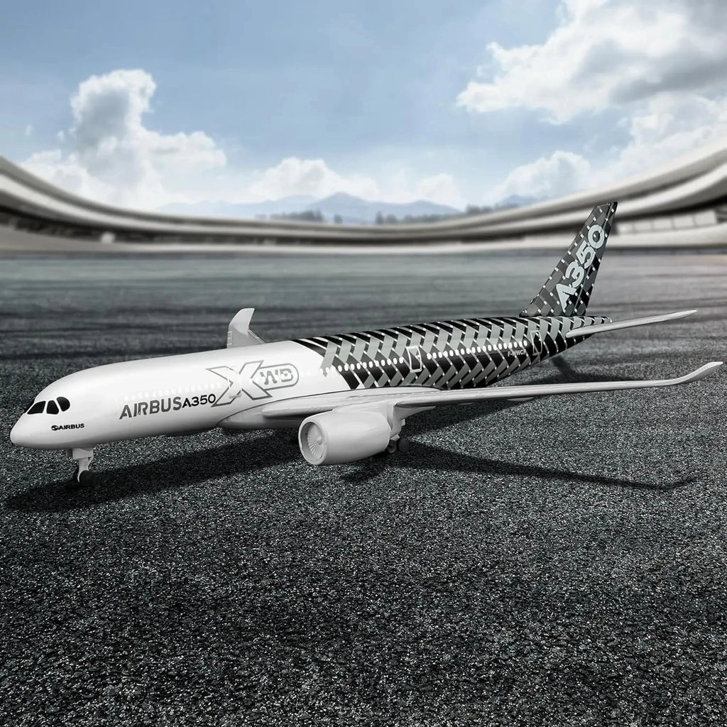 20CM A350 XWB Airline Model Plane Prototype A350 Aircraft Alloy Boys Toys Metal Diecast Airplanes Resin Collectible Miniatures