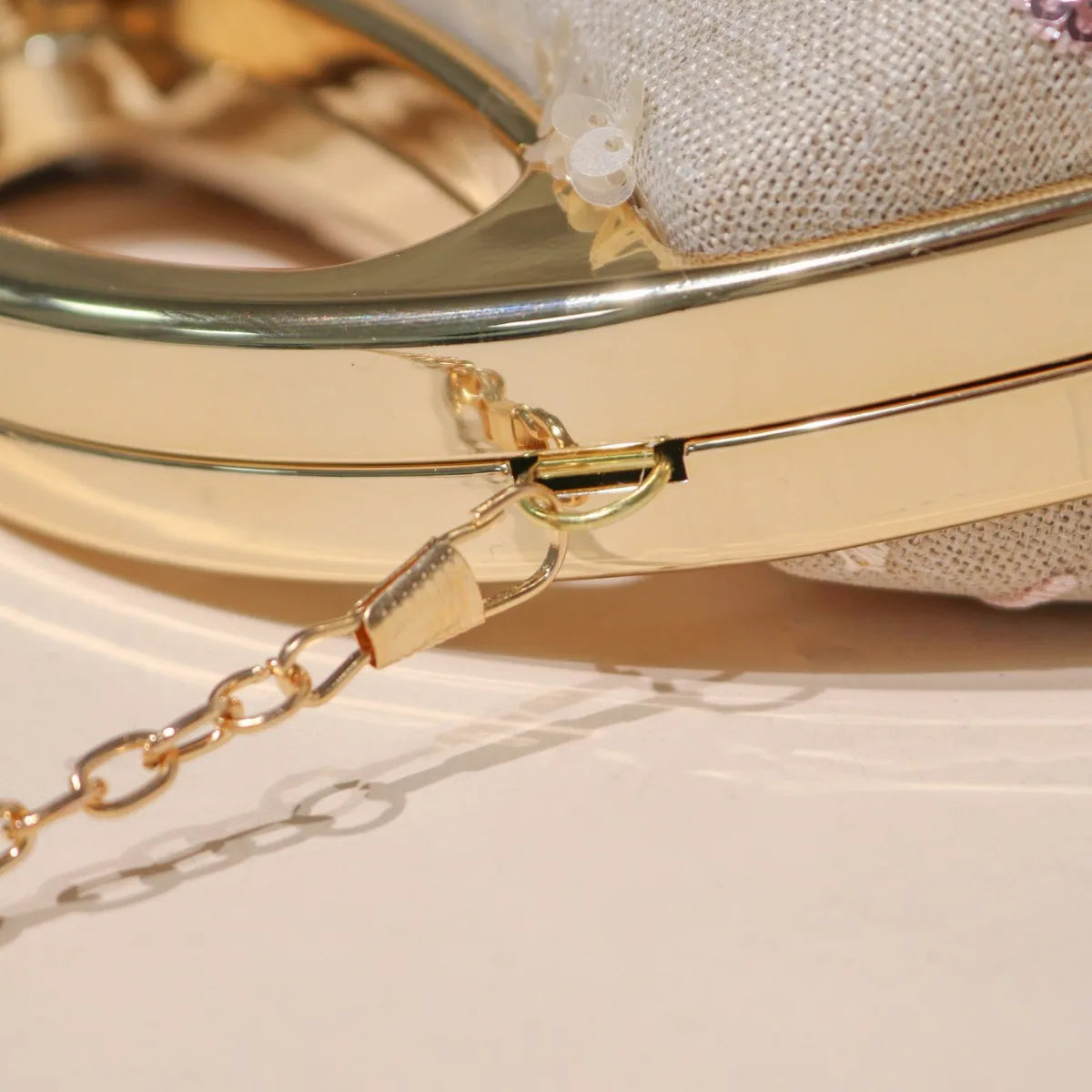Embroidery sequined socialite lady clutch bag chain electroplated plastic box bag
