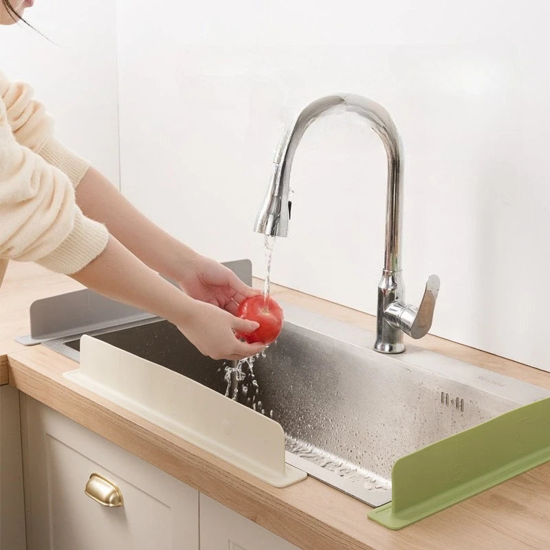 YYMSF Silicone Sink Splash Guard Kitchen Wash Basin Water Barrier Sink Splash Guard with Suction Cup Suitable for Laboratory