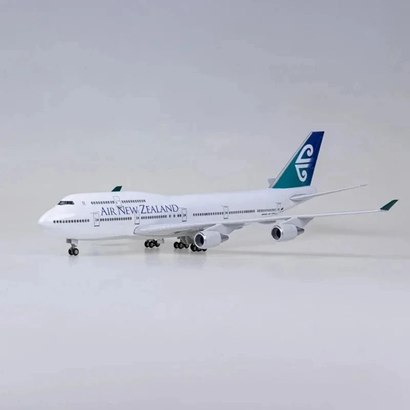 1:150 Scale Planes Model 47cm New Zealand Airways B747 Resin Diecast Airplane Toy With Light And Wheels For Kids Collection Gift