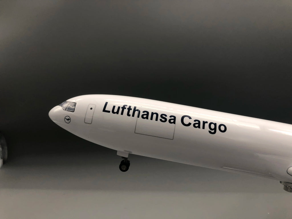 47cm Airplane Toy Models Lufthansa Cargo MD-11 Resin Diecast Aircraft With Wooden Base Collected Gift By Aviation Enthusiast