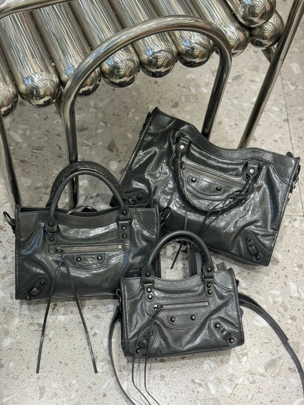 2026 Luxury Design Le City Rivet Motorcycle Bag Leather Leather Leather Handheld Women's Bag Trendy Fashion Single Shoulder Diag