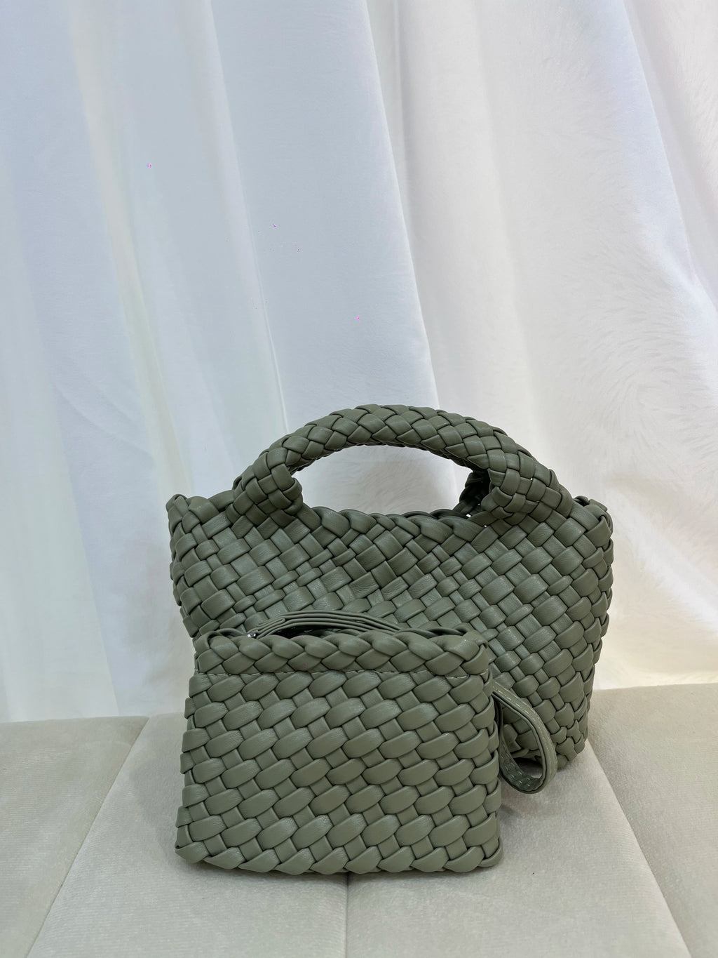 Designer bag Women's handbag Popular small size version PU leather woven bag Fashion style soft handmade bucket bag
