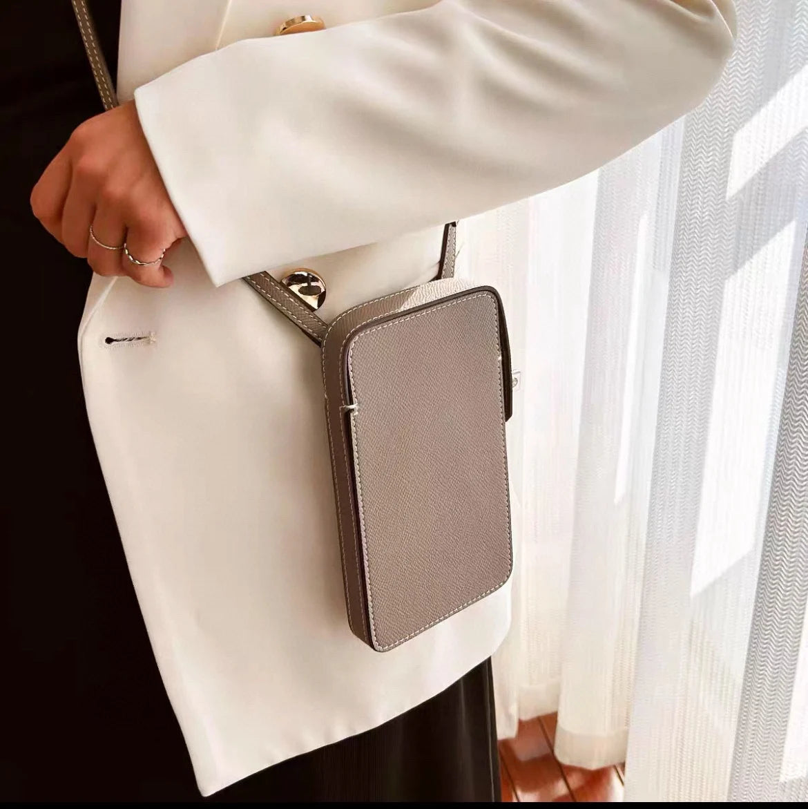 Luxury Design Phone Bag Women Lock Buckle Cell Phone Bag Fashion Hundred Leather Box Bag Simple Premium Sense Mini Shoulder