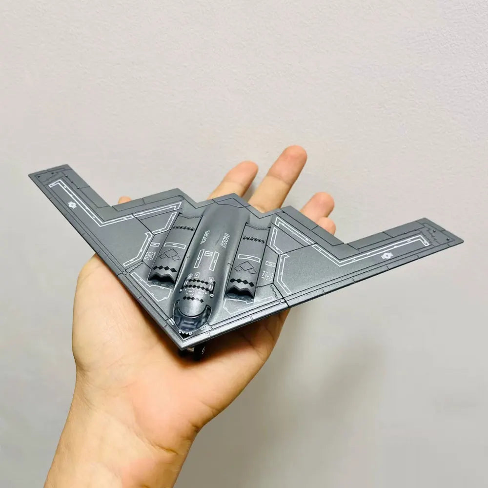 1:200 Scale Us Air Force B2 Spirit Stealth Bomber ABS Diecast Aircraft Model Children toys With Display Base Collectible Gift