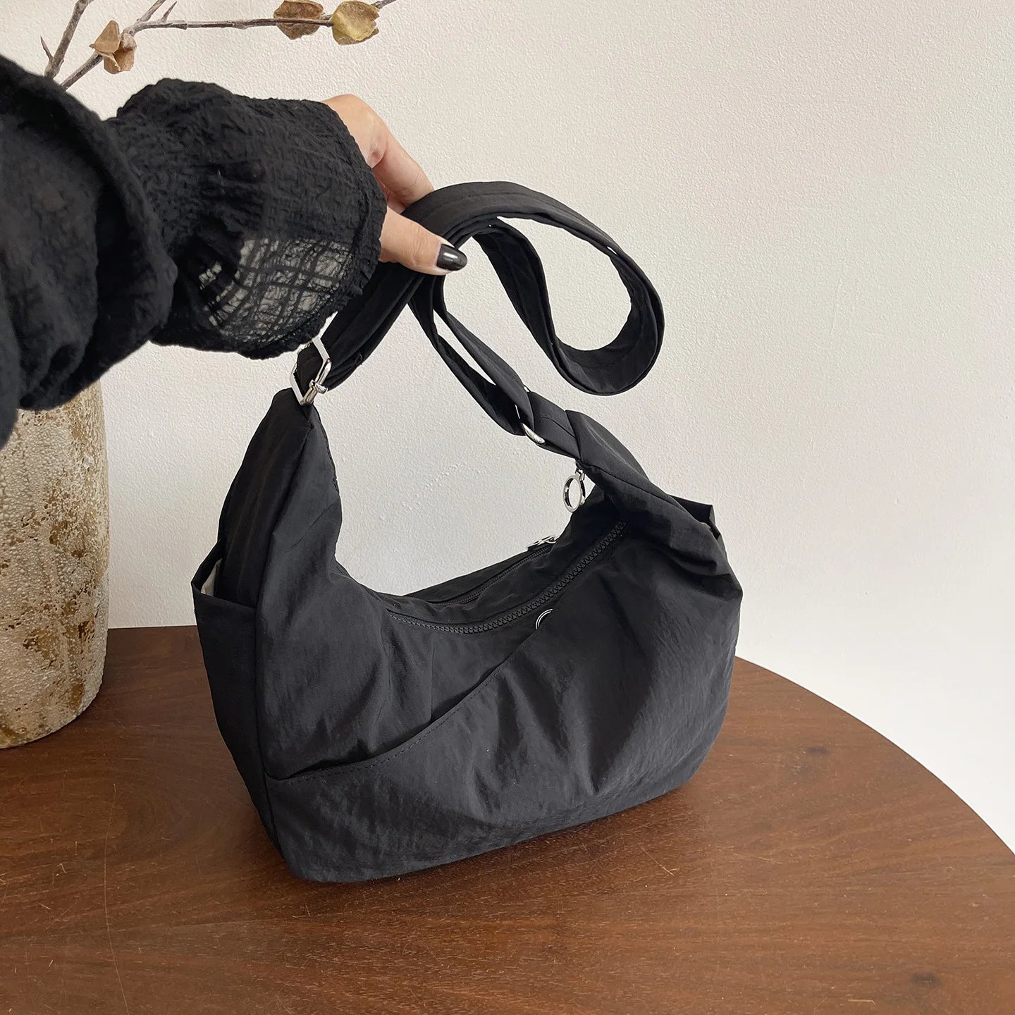 New Korean Style Fashion Nylon Shoulder Dumpling Bag  Large Capacity Lightweight Casual Crossbody Bag Daily Commuting Tote Bag