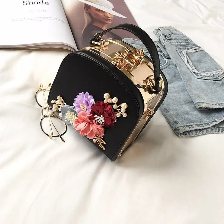 2025 Metal Clip Small Square Bag New Fashion Dinner Flower Shoulder Diagonal Handbag Bags Shoulder Bags
