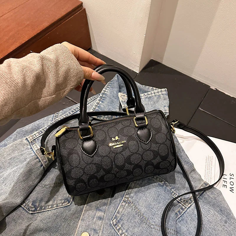 2026 Latest Trendy Ladies' Light Luxury Retro High-end Versatile Handbag Single Shoulder Crossbody Bag, Mini Classic Pillow Bag
