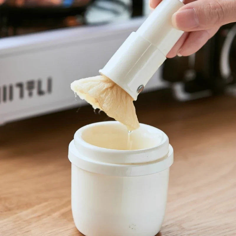 Barbecue Brush with Bottle Home High Temperature Resistance Oil Brush Food Grade Silicone Baking Tools Barbecue Oil Bottle Brush
