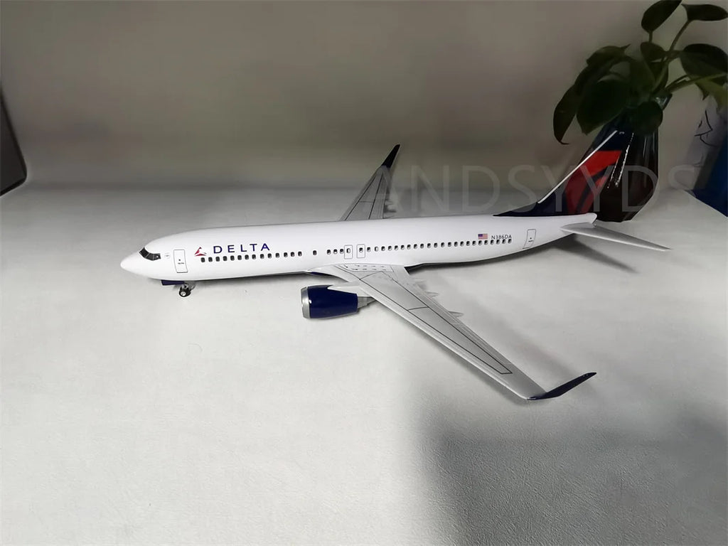 B737 airplane toy Airways 47cm Delta Aeroplane 737 1:85 Scale Model Diecast Resin Plane With Light and Wheel Landing Gears Gift