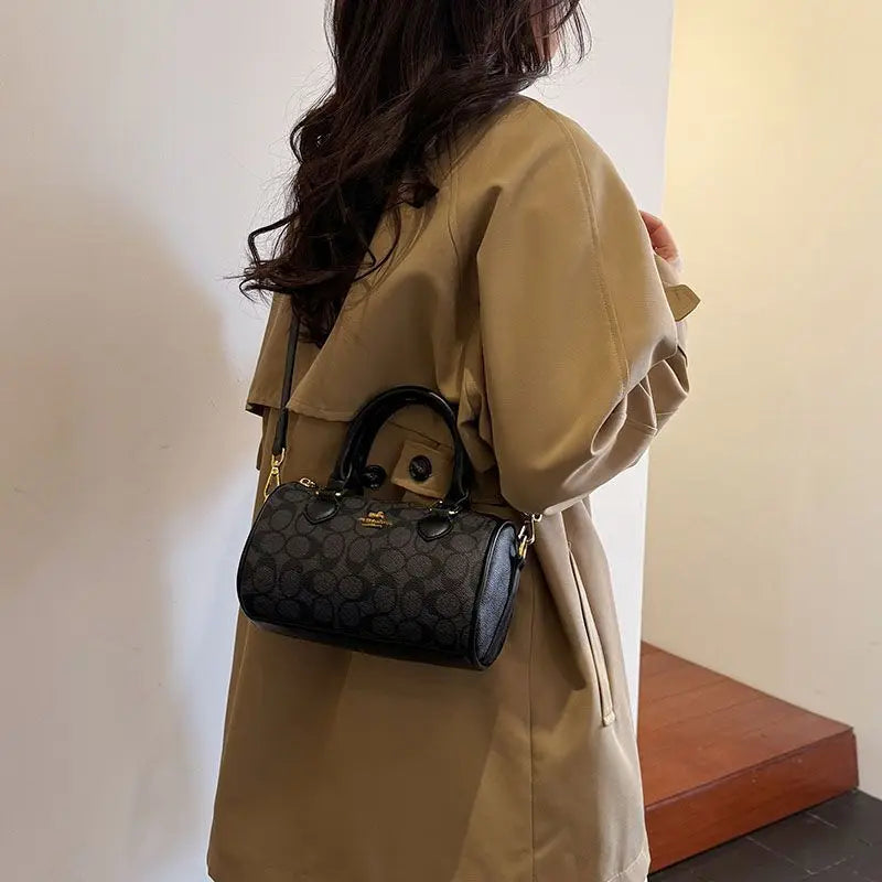 2026 Latest Trendy Ladies' Light Luxury Retro High-end Versatile Handbag, Single Shoulder Crossbody Bag, Mini Classic Pillow Bag
