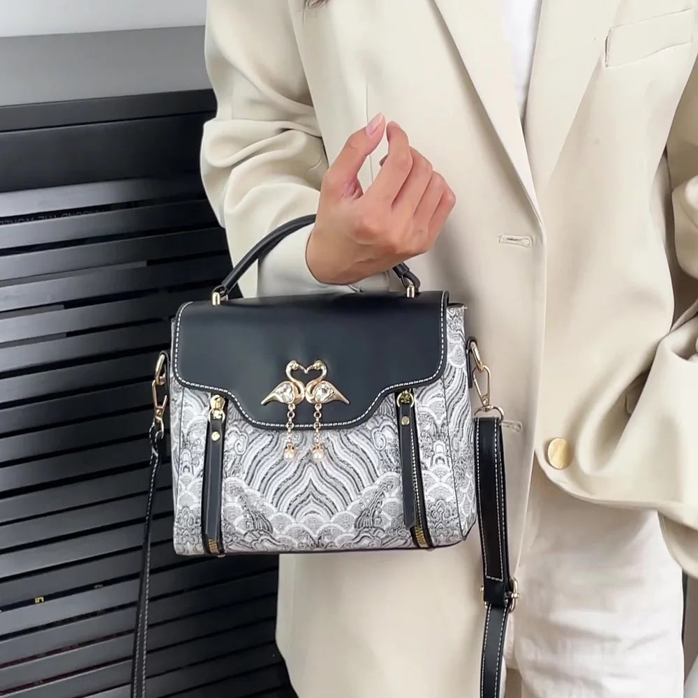 2025 new fashionable high-end handbag trend, simple Korean version single shoulder crossbody bag trend
