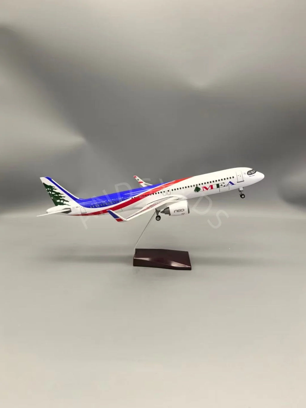 1/100 scale aircraft A321 Air MEA Middle East Airlines 44cm Diecast Toy plane Model T7-ME2 With Stand Collectible AirPlane Gift