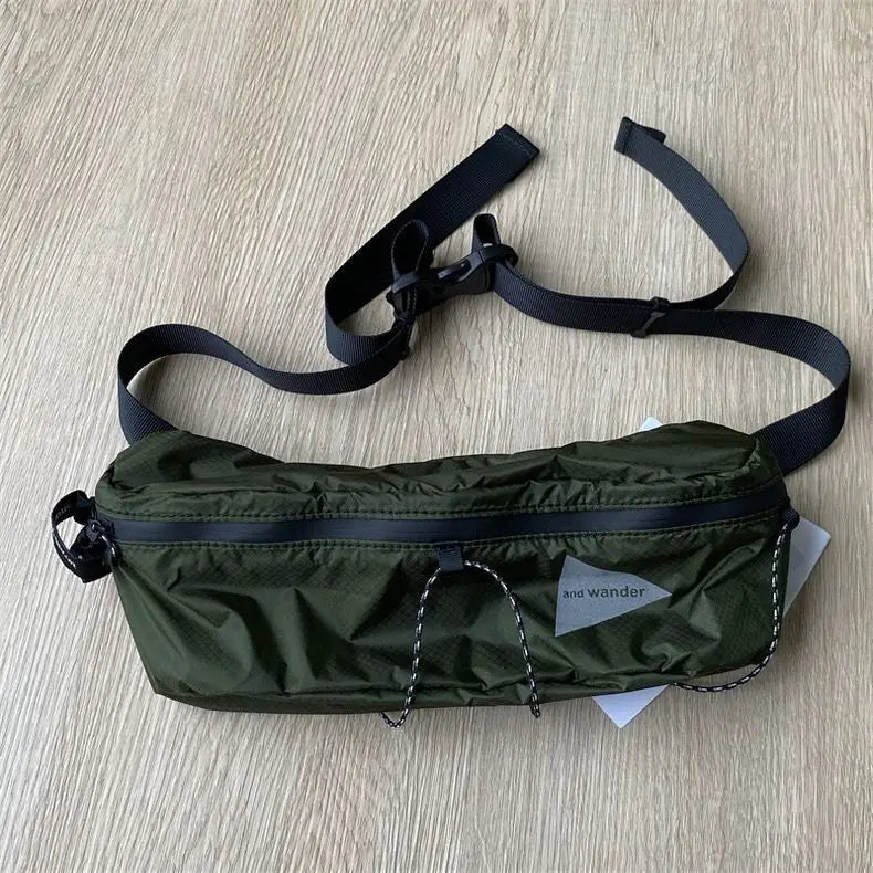 And wander invista nylon, lightweight, wear-resistant, tear-resistant, waterproof, messenger bag