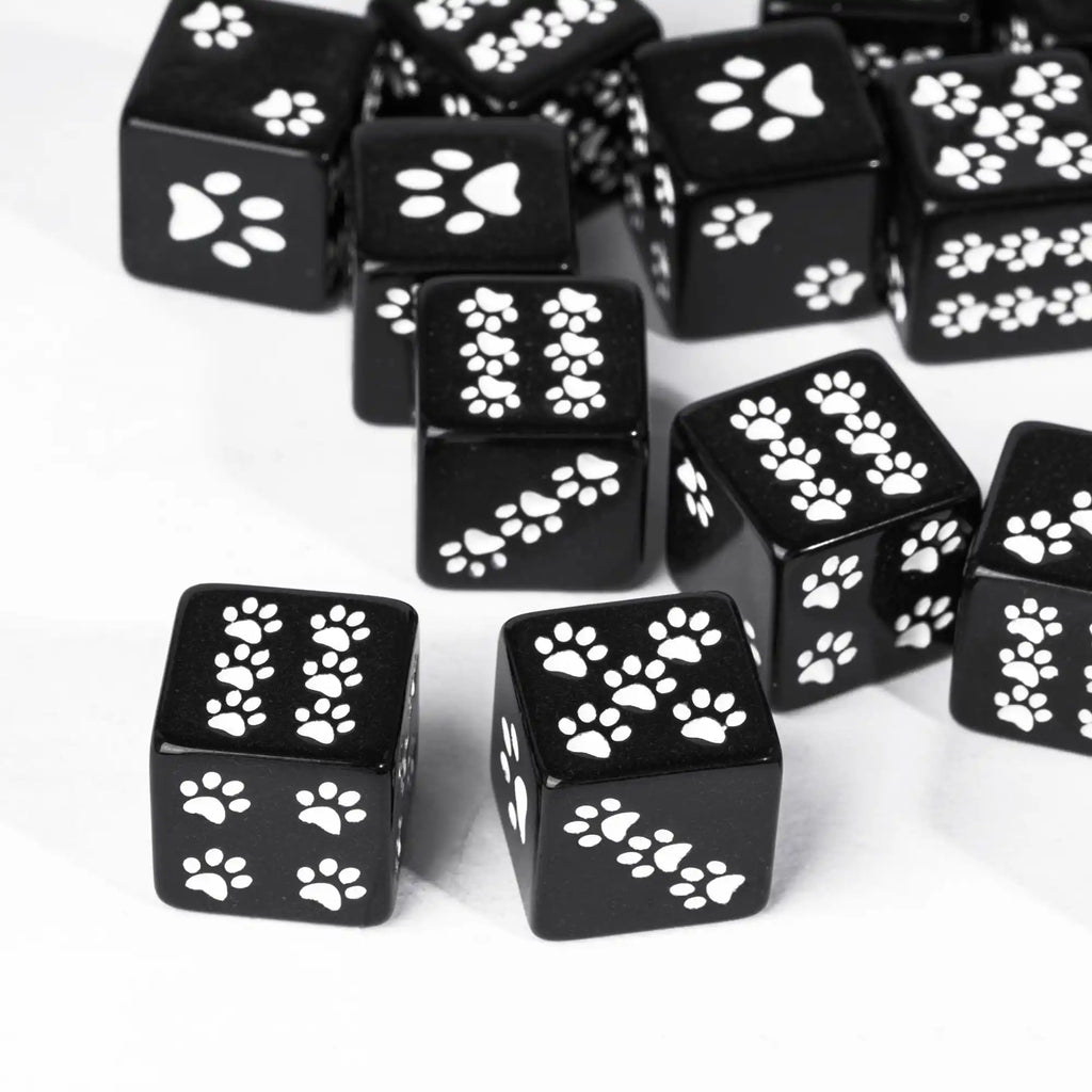 5Pcs Cat Claw D6 Dice Cute Cubic Dices 6 Sides D6 Resin 16mm Standard Polyhedral Dice Set for Tabletop Games Magic The Gathering
