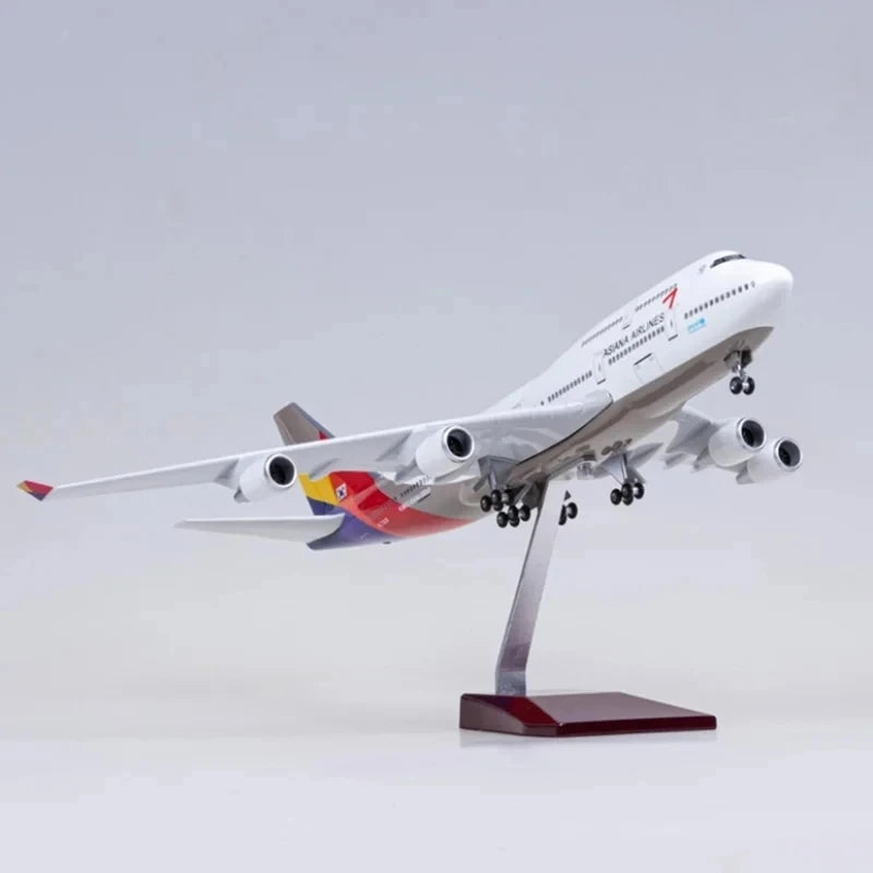 1:150 Scale Airplanes 47cm Asiana Airways B747 Resin Diecast Aircraft Model Assemble With Stable Stand For Souvenir Decorations
